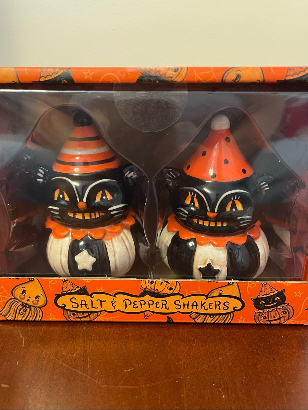 NIB JOHANNA PARKER BLACK CAT with HATS SALT & PEPPER SHAKER SET Halloween Spooky